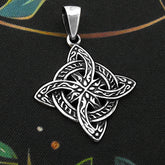 Fancy Witch's Knot Infinity Circle Pendant Protection Amulet Interconnectedness Magick | Woot & Hammy