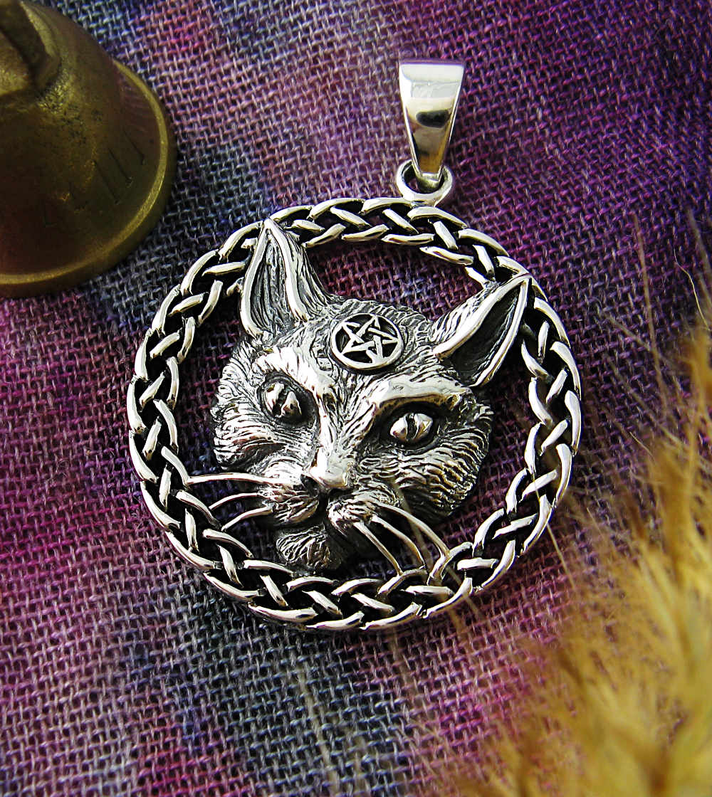 Cat's Face With Pentagram Framed In Celtic Knots Witch's Familiar Pendant | Woot & Hammy