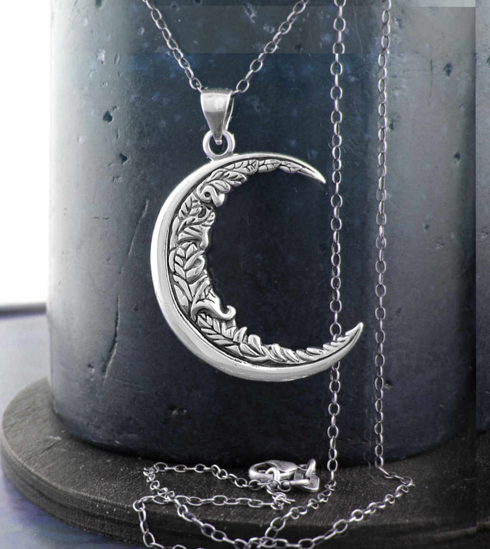 Fancy Crescent Moon With Flowery Inner Edge Oxidized Pendant | Woot & Hammy