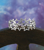 Ring mit ausgeschnittener Sternkette