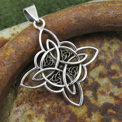 Outlined Witch's Knot With Circle Tiny Triquetras Celtic Pendant Protection | Woot & Hammy