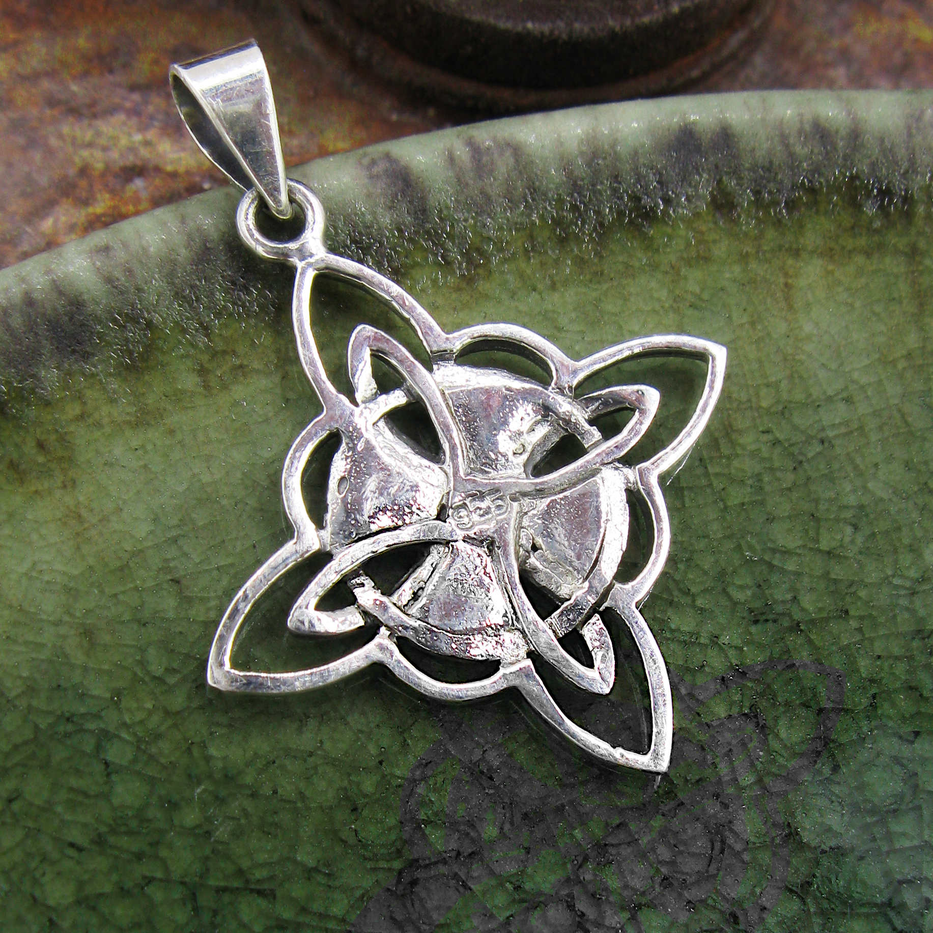 Outlined Witch's Knot With Circle Tiny Triquetras Celtic Pendant Protection | Woot & Hammy
