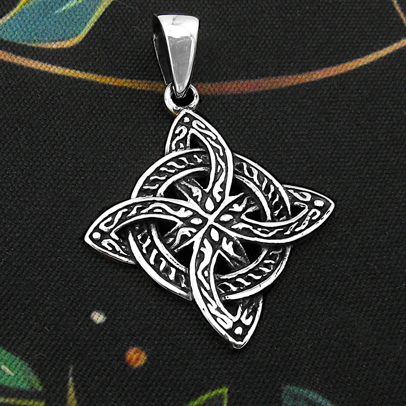 Fancy Witch's Knot Infinity Circle Pendant Protection Amulet Interconnectedness Magick | Woot & Hammy