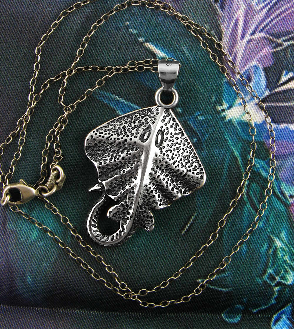 Diamond-Shaped Spotted Manta Ray Stingray Fish With Whiptail Pendant | Woot & Hammy