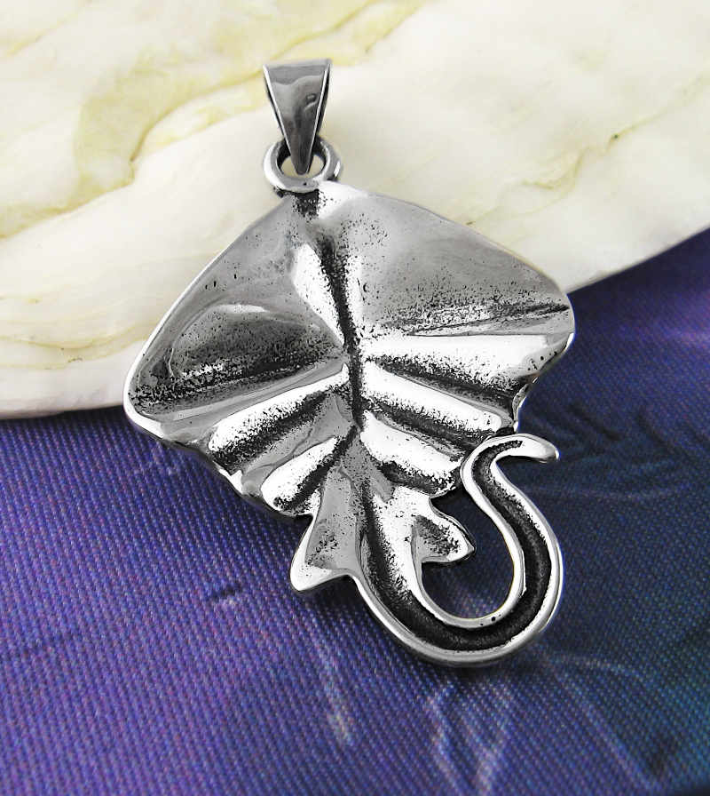 Diamond-Shaped Spotted Manta Ray Stingray Fish With Whiptail Pendant | Woot & Hammy