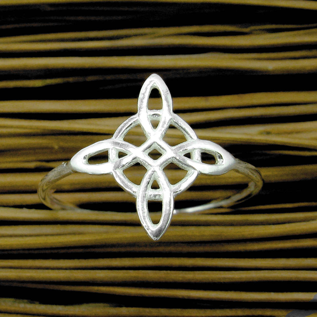 itti イッチ　CRISTY KNOT WRIST CIRCLE CHARM Four Trinity Celtic Knot Eternal Round Bracelet – Tappit Hen