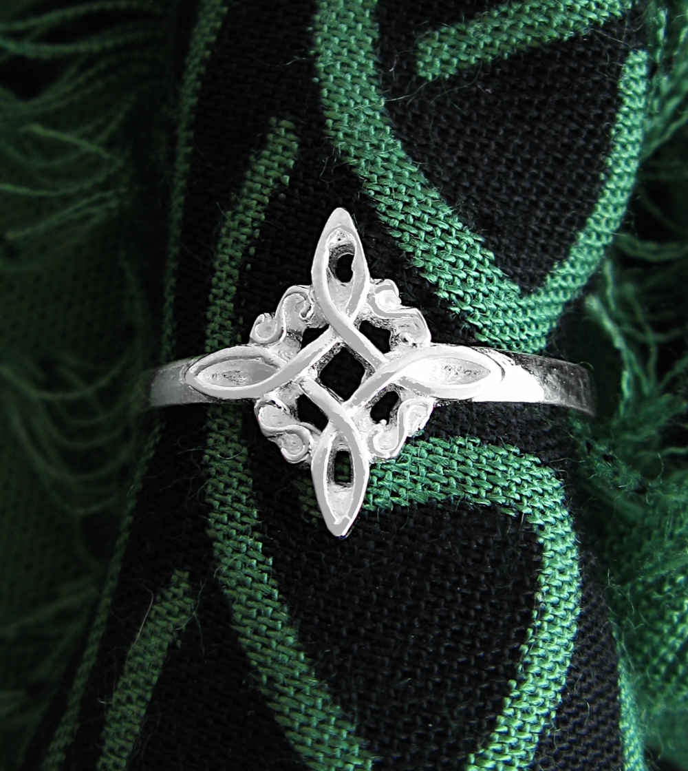 Witch's Knot With Tiny Scrolls Ring | Woot & Hammy