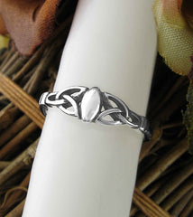 Celtic Triquetra Knot Toe or Midi Ring, Adjustable | Woot & Hammy