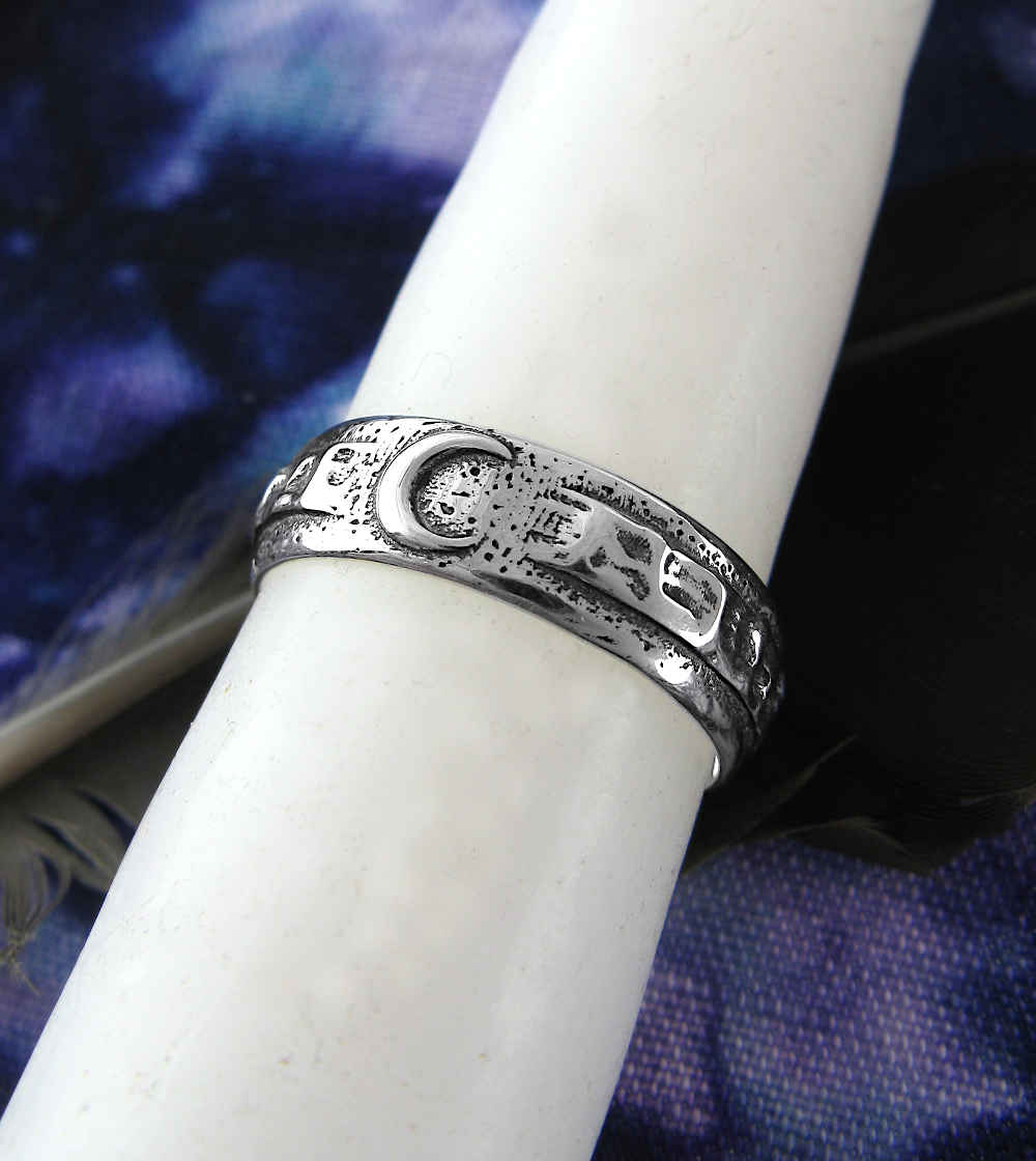 Crescent Moon With Decorative Pattern Band Ring | Woot & Hammy