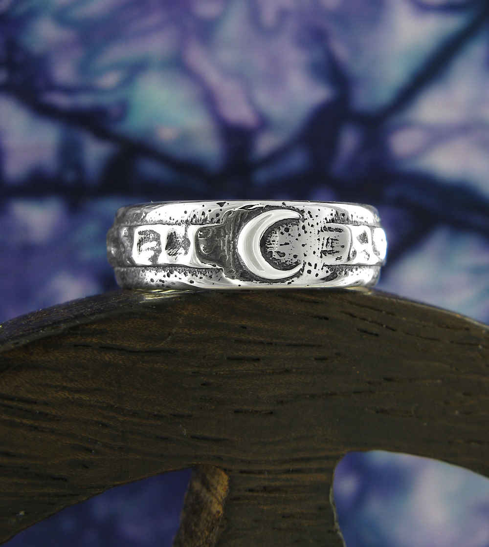 Crescent Moon With Decorative Pattern Band Ring | Woot & Hammy