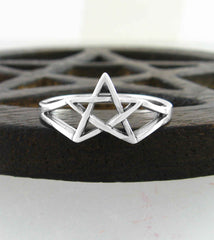 Cut-Out Pentagram / Second Degree Wicca Ring | Woot & Hammy