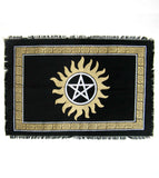 Nappe d'autel dorée et argentée avec pentagramme solaire et bordure à nœud celtique