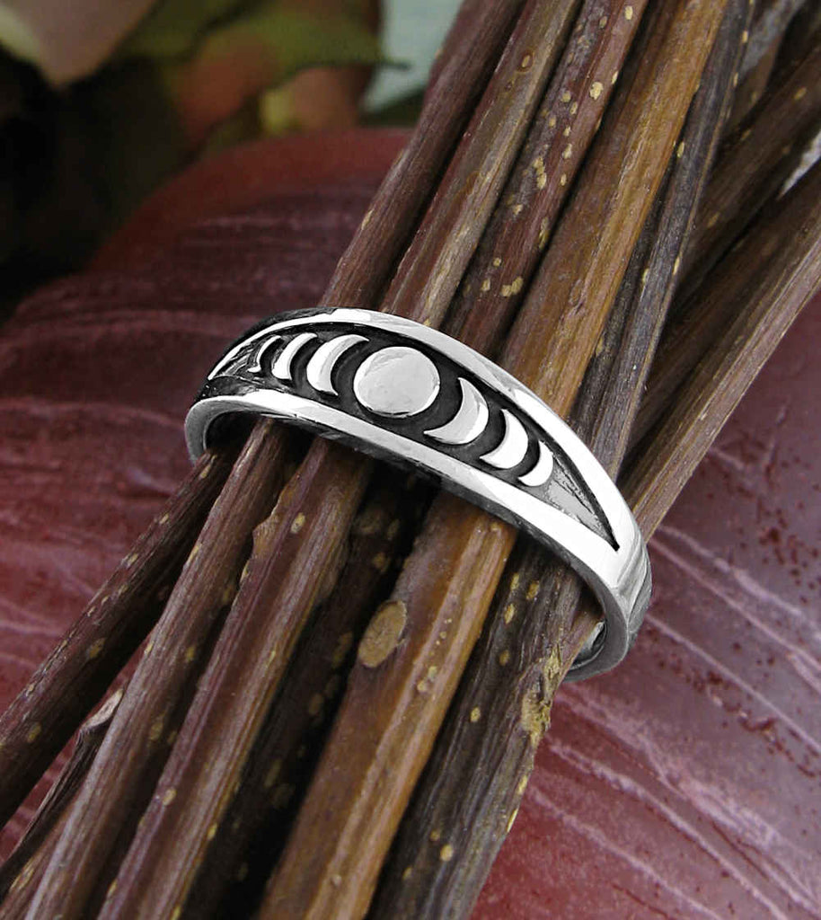 Moon Phases "Evil Eye" Tapered Ring