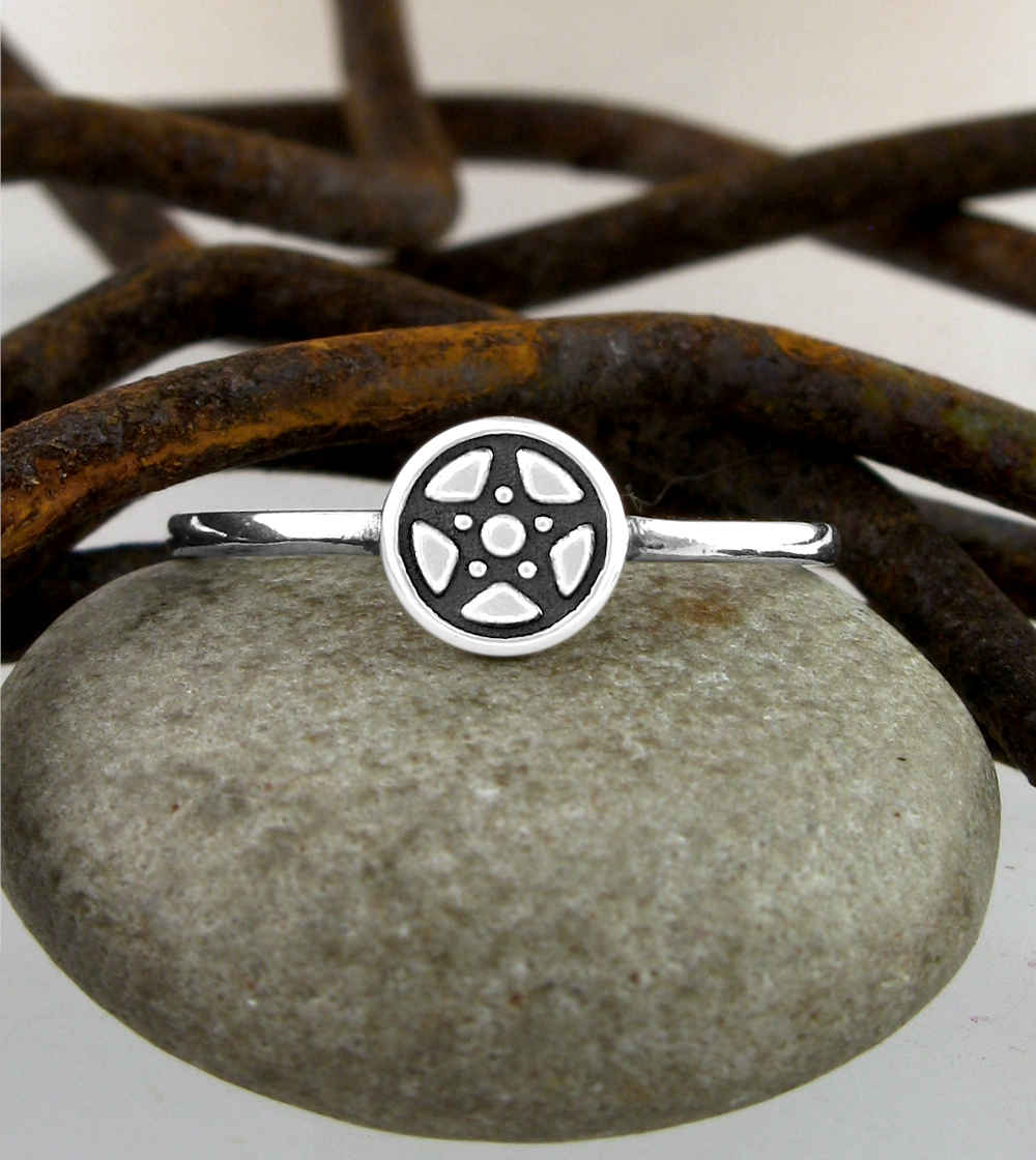 Small Pentagram Symbol Disk Ring | Woot & Hammy