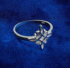 Witch's Knot Ring, Size 7 - Imperfect