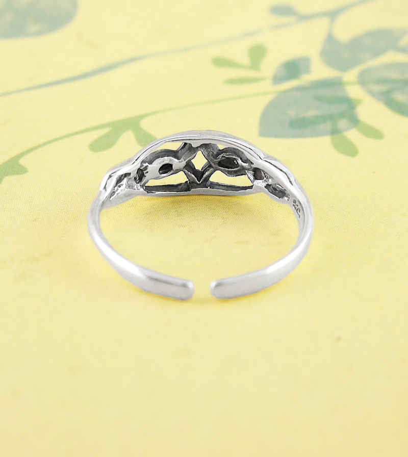 Celtic Knot Toe Midi Knuckle Adjustable Ring | Woot & Hammy