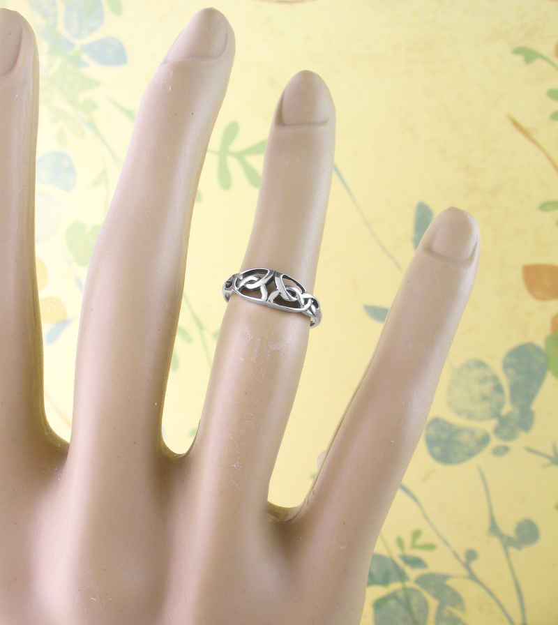 Celtic Knot Toe Midi Knuckle Adjustable Ring | Woot & Hammy