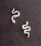 Boucles d'oreilles à tige en forme de petits serpents rampants