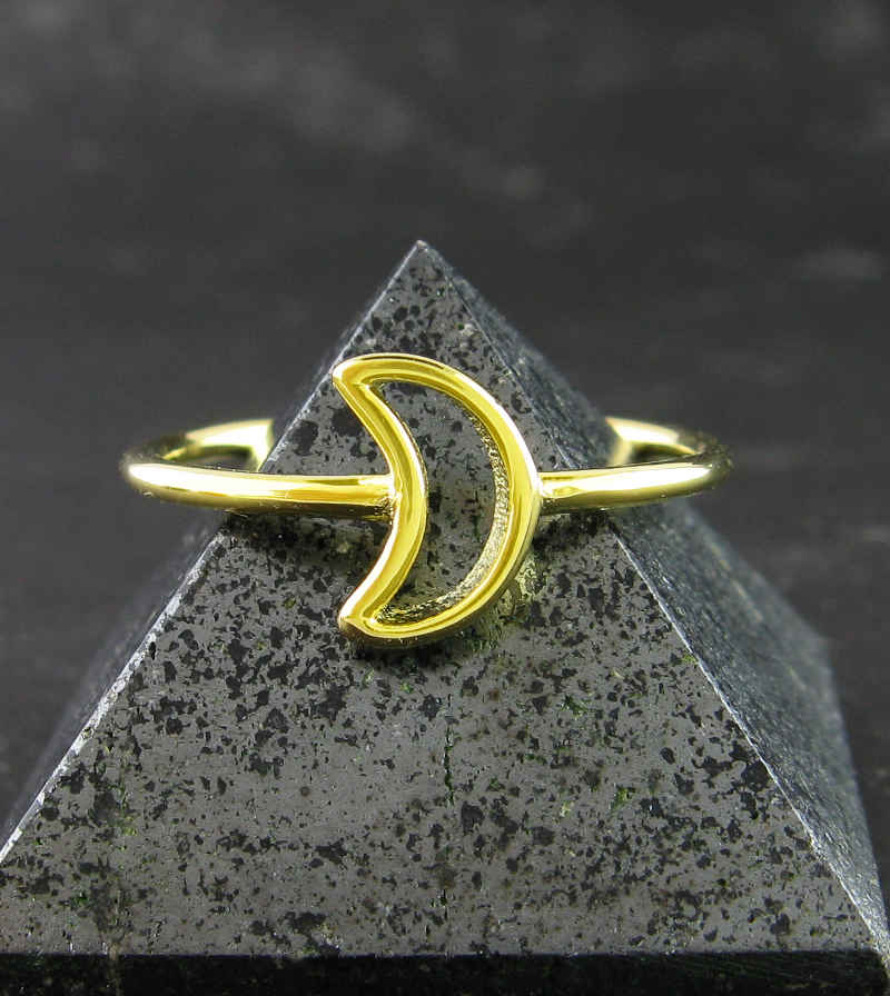 Moon Ring, Gold 9 / Yellow Gold