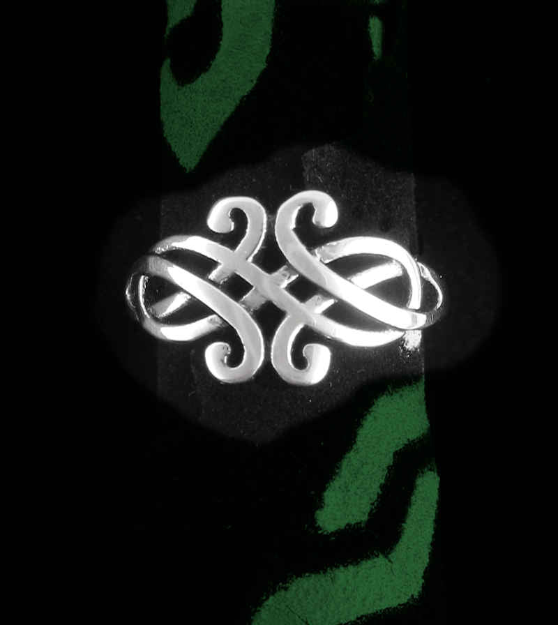 Cut-Out Celtic-Inspired Knot Midi Toe Ring, Adjustable | Woot & Hammy