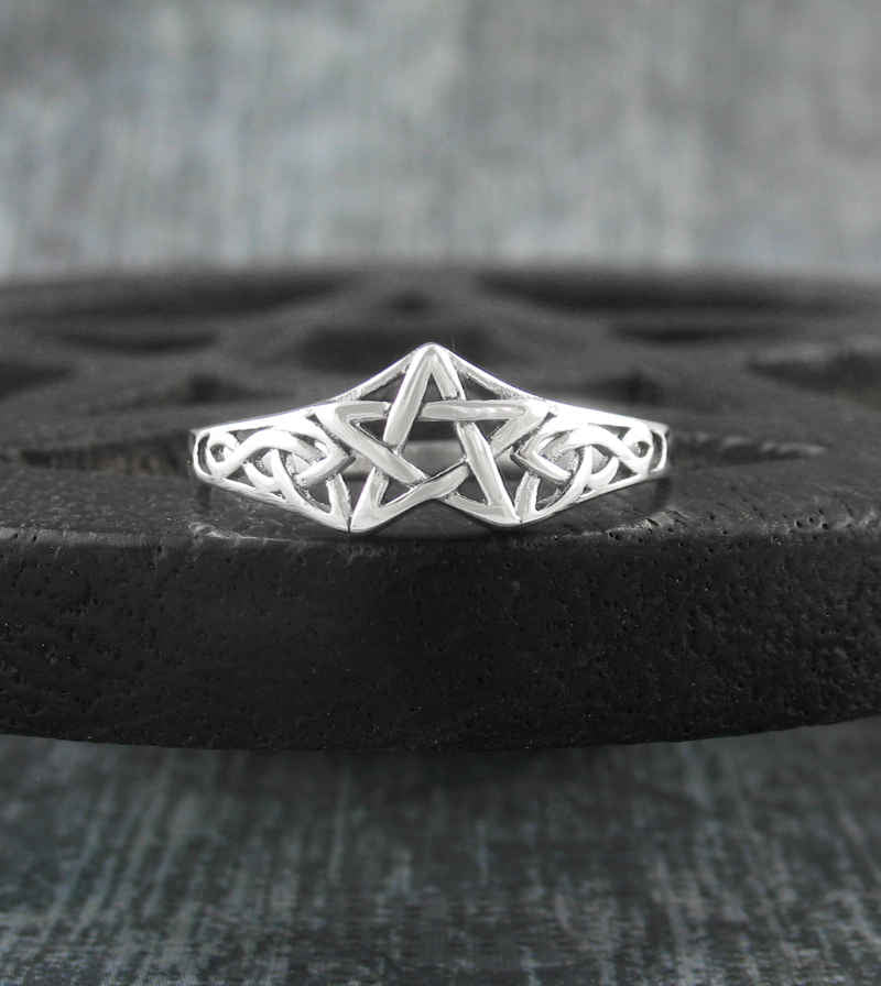 Cut-Out Pentagram With Celtic Knots Ring | Woot & Hammy