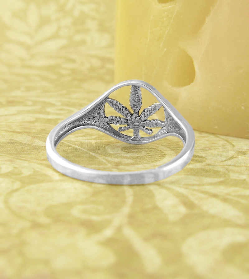 Cut-Out Cannabis Marijuana Pot Leaf Ring | Woot & Hammy