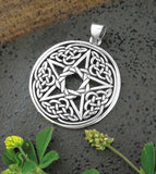 Pentagramme avec noeuds celtiques et pendentif pentagone tressé