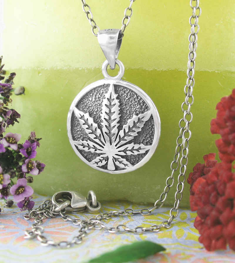 Cannabis / Marijuana Leaf Round Pendant