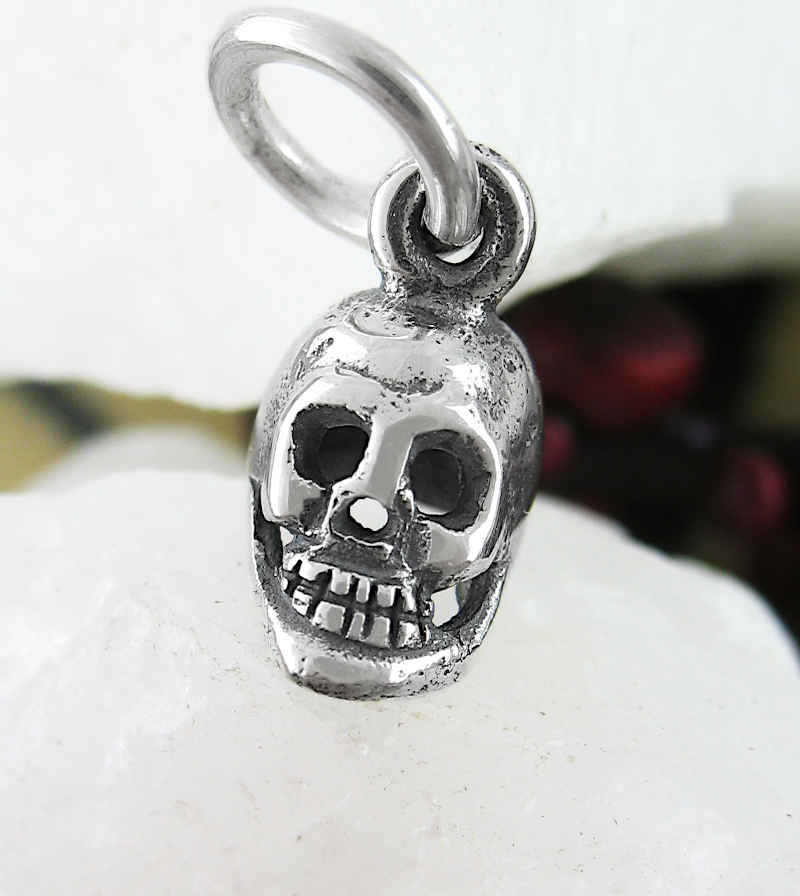 Miniature Life-Like Human Skull Charm | Woot & Hammy