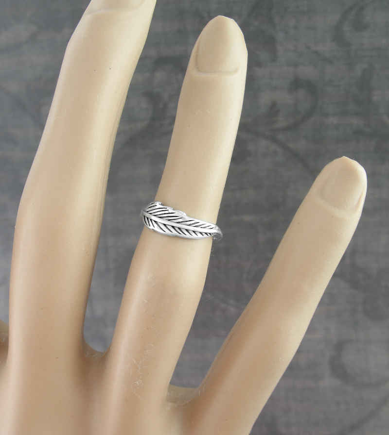 Tiny Sideways Feather Toe Midi Knuckle Ring, Adjustable | Woot & Hammy