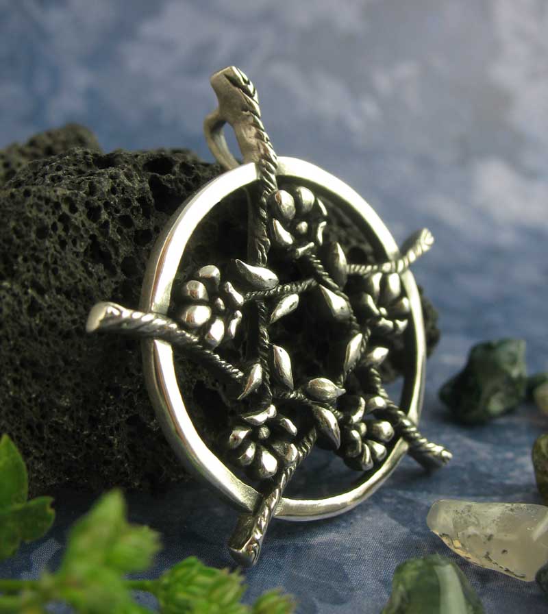 Five Flowers Hidden Pentacle Pentagram Pendant Necklace Antiqued Floral Vine Blossoms Blooms Branch Twig Wiccan Wicca Pagan Witchcraft oblique view