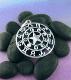 Pendentif étoile à cinq branches avec phases de lune et symboles du zodiaque